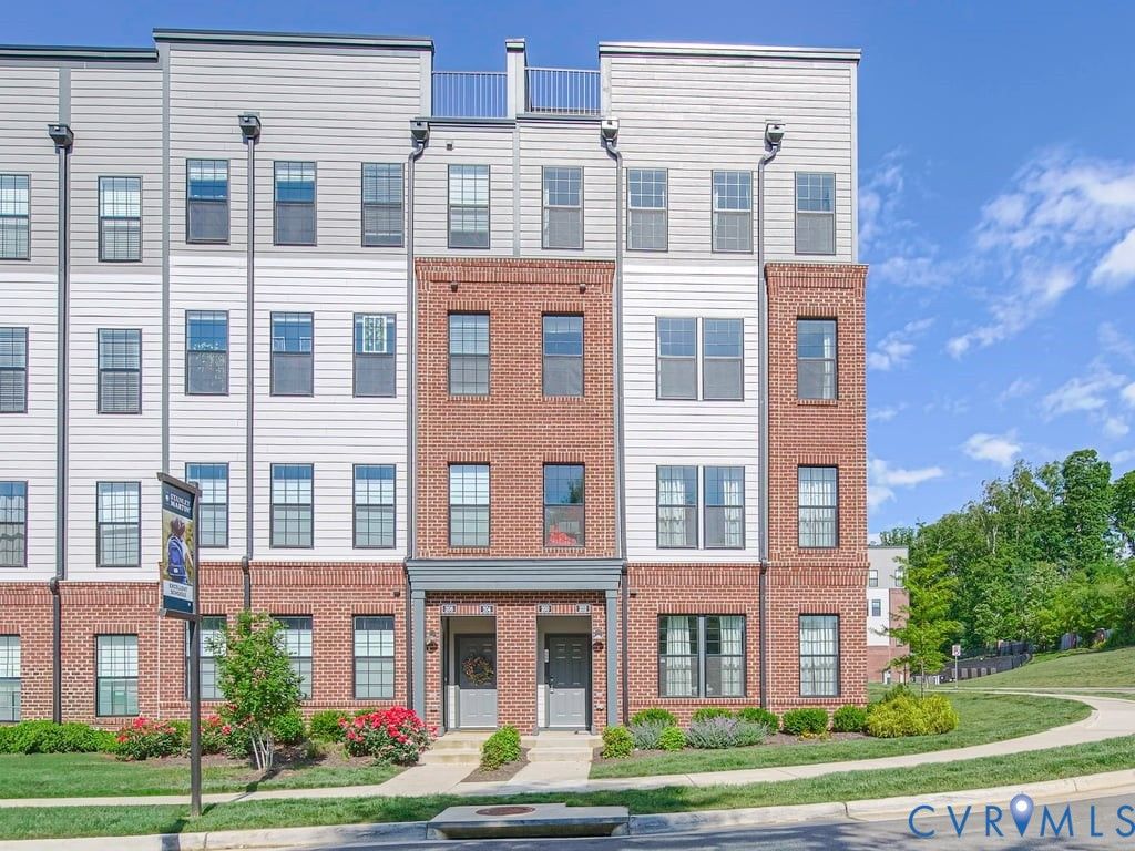 200 Brattice Dr, Chesterfield, VA 23114