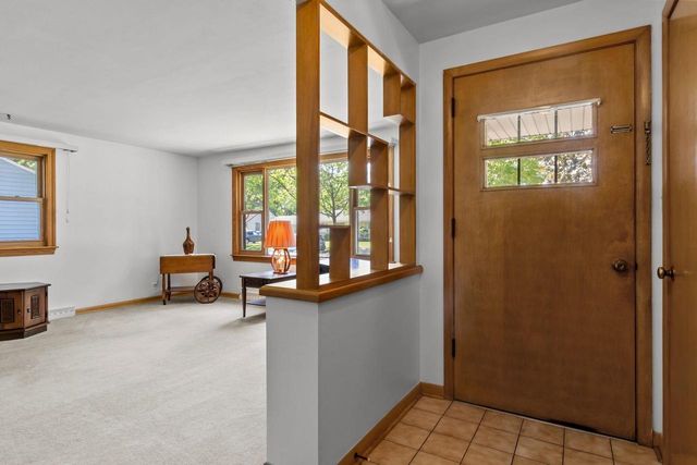 508 WINNEBAGO HEIGHTS, Neenah, WI 54956