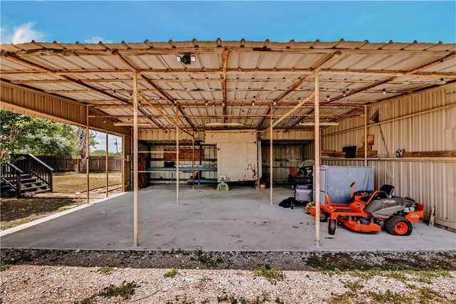 389 County Road 3075, Orange Grove, TX 78372