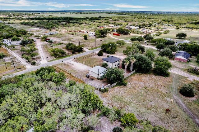 389 County Road 3075, Orange Grove, TX 78372