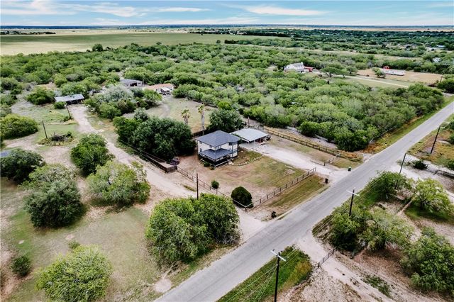 389 County Road 3075, Orange Grove, TX 78372