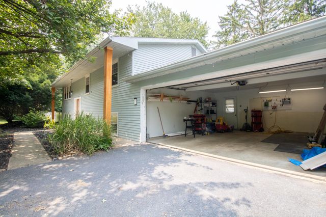 4116 VALLEYVIEW RD, Harrisburg, PA 17112