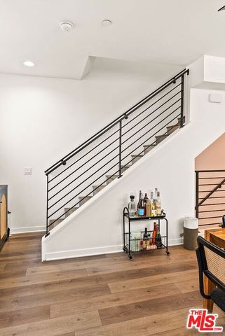 3034 N Coolidge Avenue, Los Angeles, CA 90039