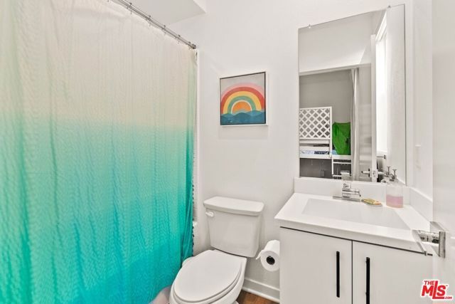 3034 N Coolidge Avenue, Los Angeles, CA 90039