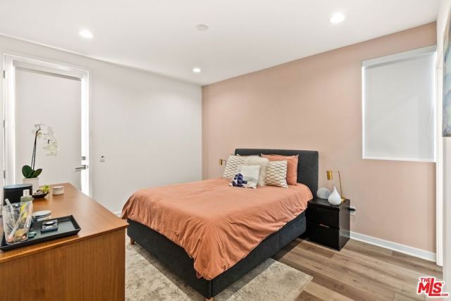 3034 N Coolidge Avenue, Los Angeles, CA 90039