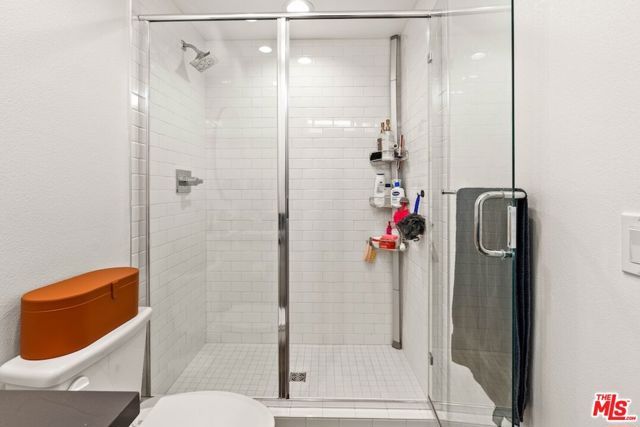 3034 N Coolidge Avenue, Los Angeles, CA 90039