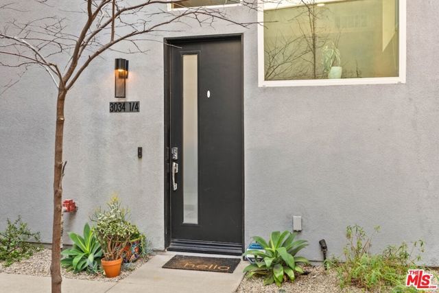 3034 N Coolidge Avenue, Los Angeles, CA 90039