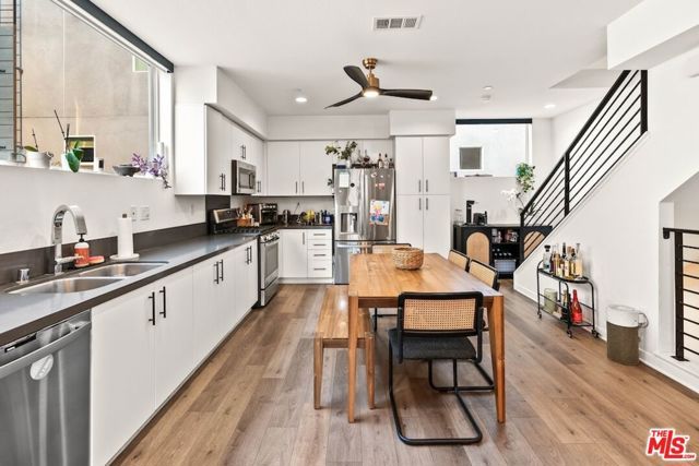 3034 N Coolidge Avenue, Los Angeles, CA 90039