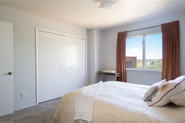 2702 Plazuela Serena, Santa Fe, NM 87505
