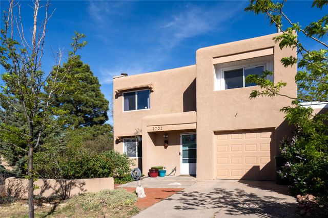 2702 Plazuela Serena, Santa Fe, NM 87505