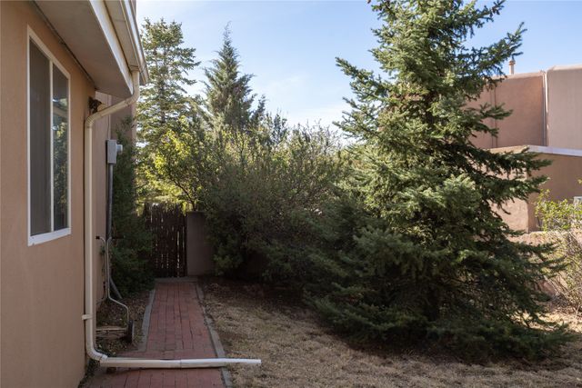 2702 Plazuela Serena, Santa Fe, NM 87505