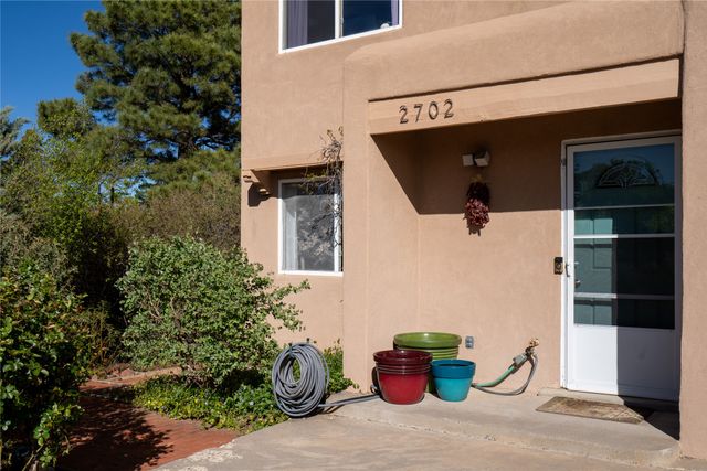 2702 Plazuela Serena, Santa Fe, NM 87505