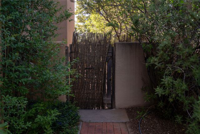 2702 Plazuela Serena, Santa Fe, NM 87505