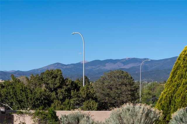 2702 Plazuela Serena, Santa Fe, NM 87505