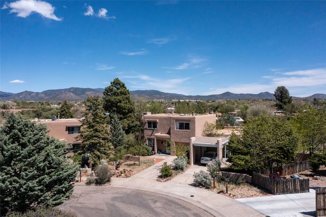 2702 Plazuela Serena, Santa Fe, NM 87505