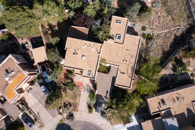 2702 Plazuela Serena, Santa Fe, NM 87505