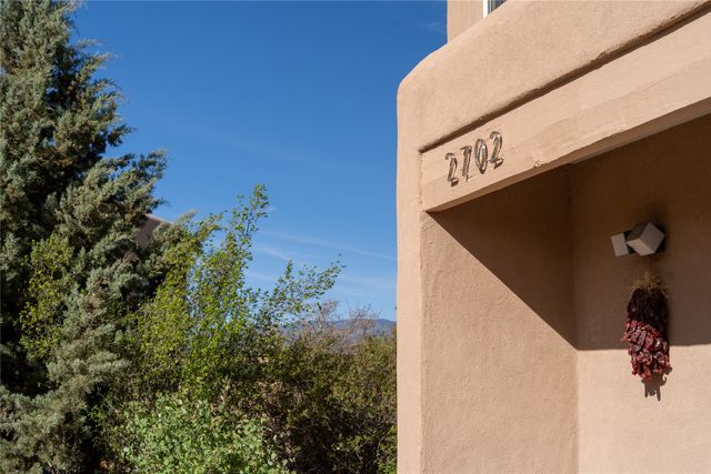 2702 Plazuela Serena, Santa Fe, NM 87505