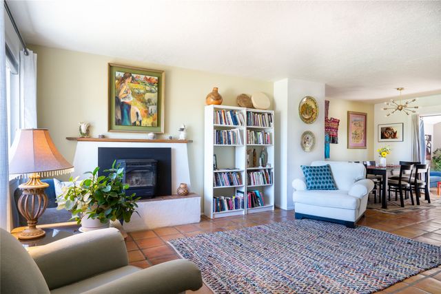 2702 Plazuela Serena, Santa Fe, NM 87505