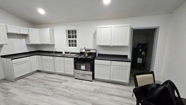 15 Stewart Avenue, London, OH 43140