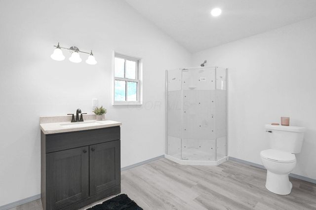 15 Stewart Avenue, London, OH 43140