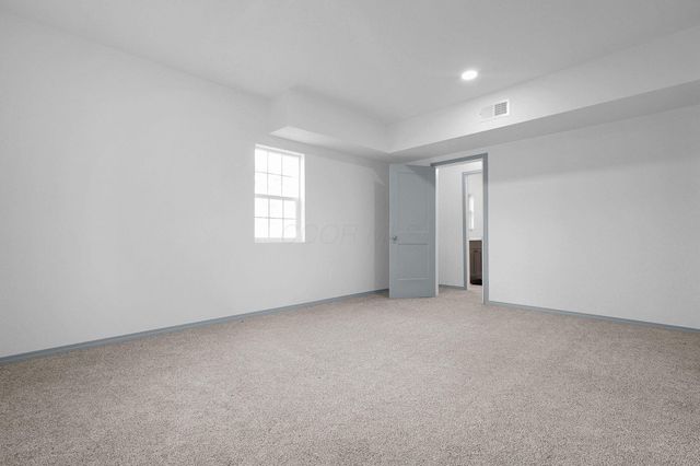 15 Stewart Avenue, London, OH 43140