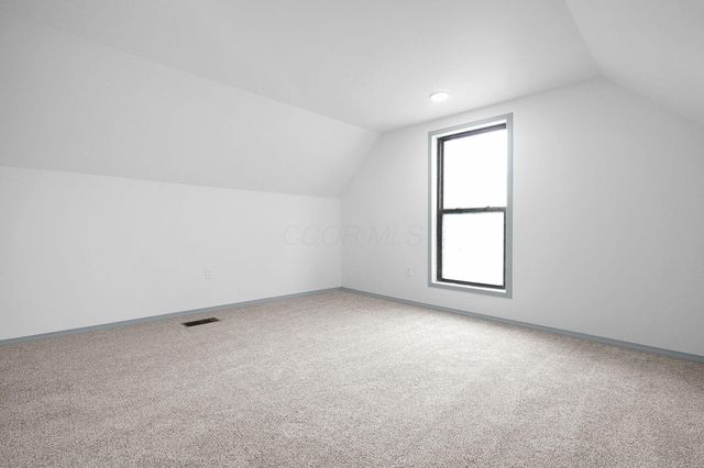 15 Stewart Avenue, London, OH 43140