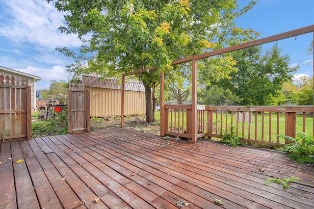 15 Stewart Avenue, London, OH 43140