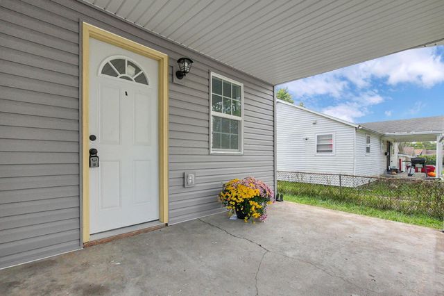 15 Stewart Avenue, London, OH 43140