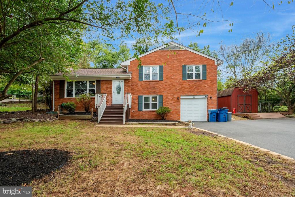 8419 IMPALLA DR, Manassas, VA 20110