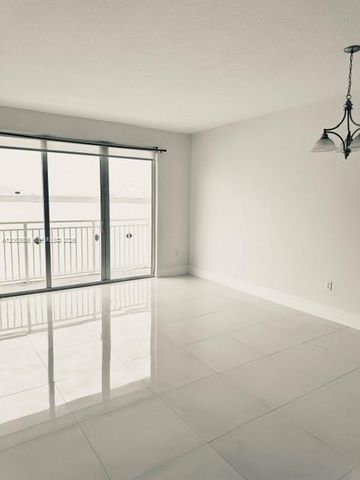 7275 SW 90th Street C413, Miami, FL 33156
