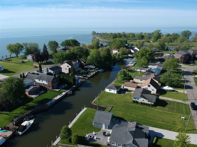 37500 Lakeville Street, Harrison Twp, MI 48045