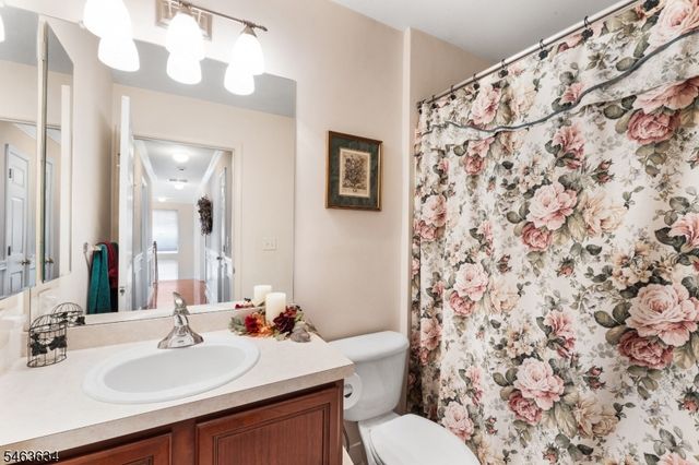 47 Winding Hill Dr, Mount Olive Twp., NJ 07840