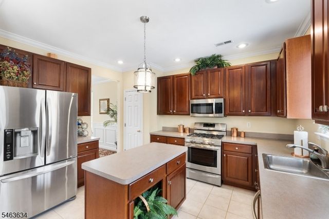 47 Winding Hill Dr, Mount Olive Twp., NJ 07840