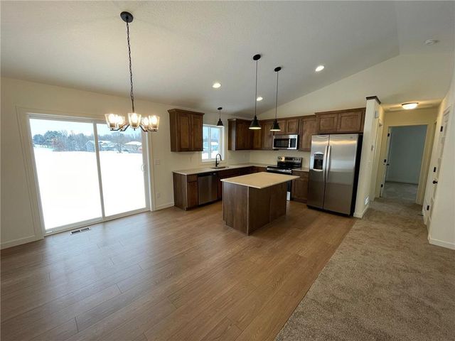 2512 341st Avenue NW, Cambridge, MN 55008
