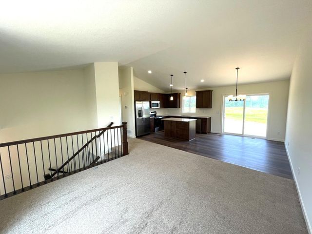 2512 341st Avenue NW, Cambridge, MN 55008