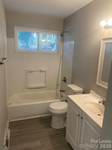 526 Blendwood Drive, Charlotte, NC 28215