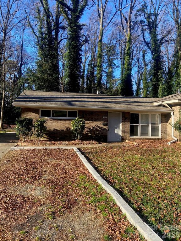 526 Blendwood Drive, Charlotte, NC 28215