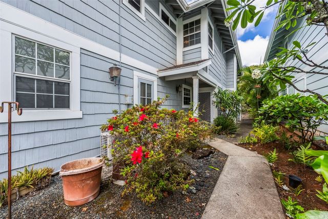 98-1860-J Kaahumanu Street 52, Pearl City, HI 96782
