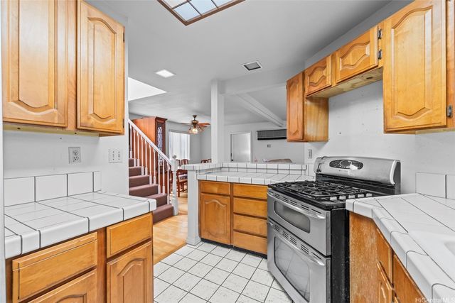 98-1860-J Kaahumanu Street 52, Pearl City, HI 96782