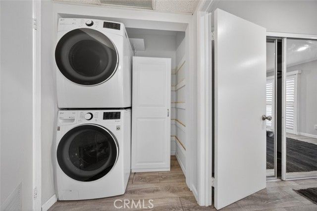 9950 Jordan Avenue 10, Chatsworth (los Angeles), CA 91311