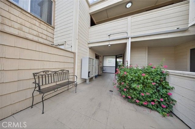 9950 Jordan Avenue 10, Chatsworth (los Angeles), CA 91311