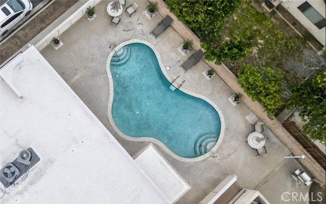 9950 Jordan Avenue 10, Chatsworth (los Angeles), CA 91311