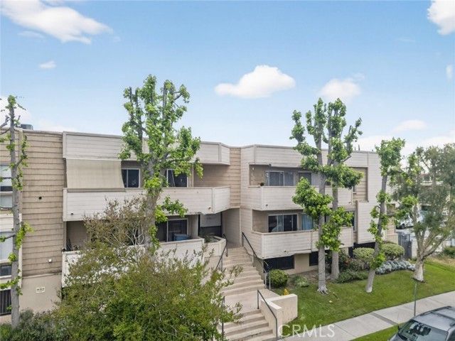 9950 Jordan Avenue 10, Chatsworth (los Angeles), CA 91311