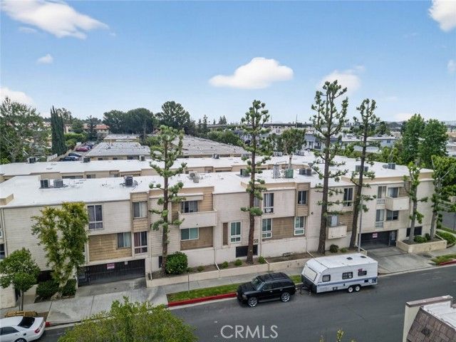 9950 Jordan Avenue 10, Chatsworth (los Angeles), CA 91311