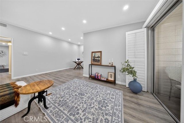 9950 Jordan Avenue 10, Chatsworth (los Angeles), CA 91311