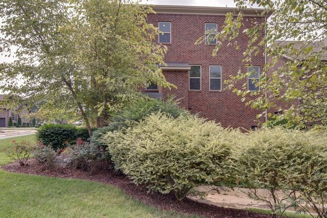 705 Harpeth Knoll Ct, Nashville, TN 37221