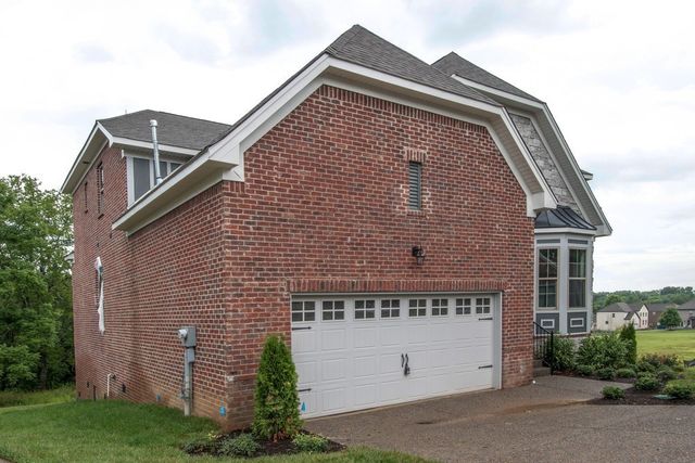 705 Harpeth Knoll Ct, Nashville, TN 37221