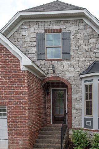 705 Harpeth Knoll Ct, Nashville, TN 37221