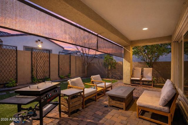 2843 E WAYLAND Drive, Phoenix, AZ 85040