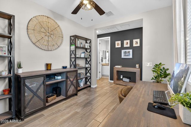 2843 E WAYLAND Drive, Phoenix, AZ 85040